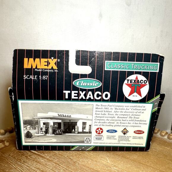 Imex 870172 Red Texaco Peterbilt Flatbed Diecast Truck Scale 1:87 - Picture 2 of 4